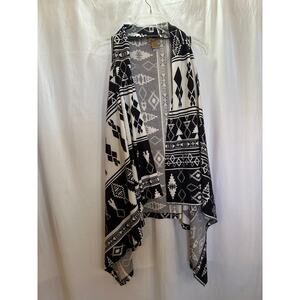 Wrangler Southwestern Vest – Size L – Black & White Aztec Open Front Drape